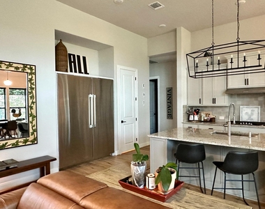 365 Warbler Dr - Photo Thumbnail 9