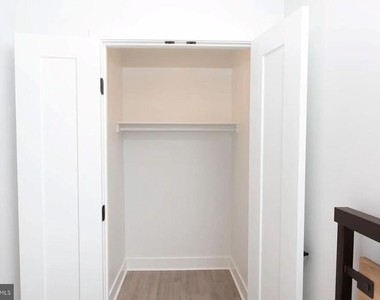 1742 Fleet Street - Photo Thumbnail 6