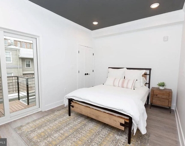 1742 Fleet Street - Photo Thumbnail 4