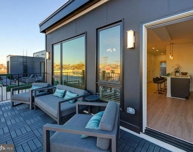 601 S Broadway - Photo Thumbnail 11