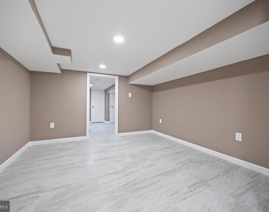 723 N Luzerne Avenue - Photo Thumbnail 25
