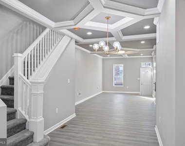 723 N Luzerne Avenue - Photo Thumbnail 8
