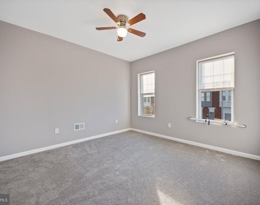 723 N Luzerne Avenue - Photo Thumbnail 14