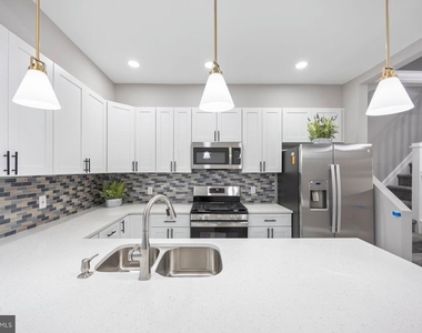 723 N Luzerne Avenue - Photo Thumbnail 11