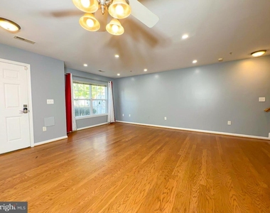 1632 Briarview Court - Photo Thumbnail 2