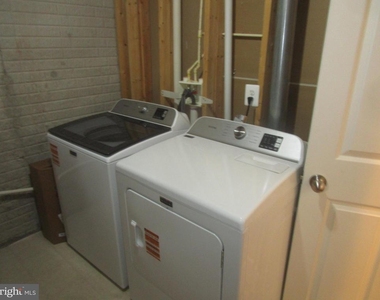 3518 Fisher Hill Road - Photo Thumbnail 13