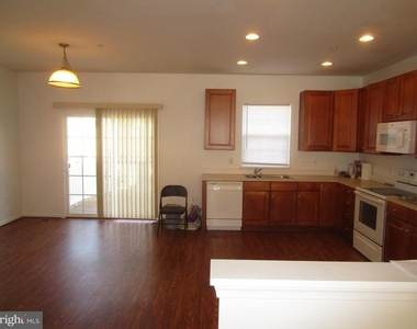 3518 Fisher Hill Road - Photo Thumbnail 3