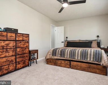 2139 Commissary Circle - Photo Thumbnail 22