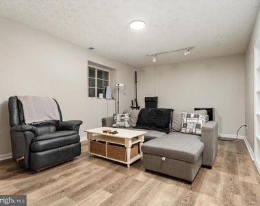 2139 Commissary Circle - Photo Thumbnail 32