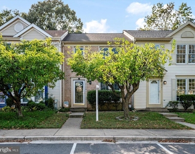 2139 Commissary Circle - Photo Thumbnail 2