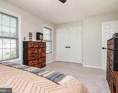 2139 Commissary Circle - Photo Thumbnail 23
