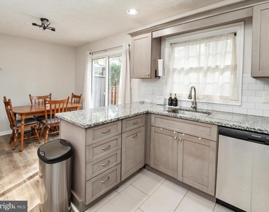 2139 Commissary Circle - Photo Thumbnail 17