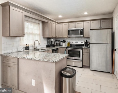 2139 Commissary Circle - Photo Thumbnail 15