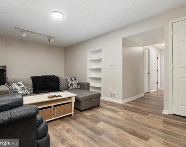 2139 Commissary Circle - Photo Thumbnail 33