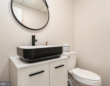 2139 Commissary Circle - Photo Thumbnail 35