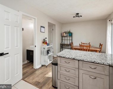 2139 Commissary Circle - Photo Thumbnail 18