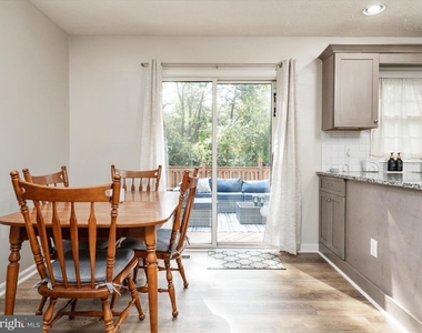 2139 Commissary Circle - Photo Thumbnail 10