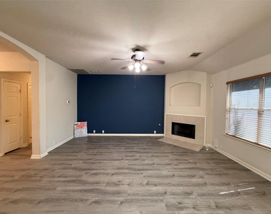 645 Arrowood Pl - Photo Thumbnail 2