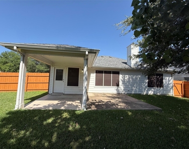 645 Arrowood Pl - Photo Thumbnail 7