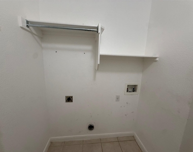 645 Arrowood Pl - Photo Thumbnail 18