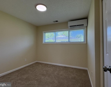 52 Chaucer Drive - Photo Thumbnail 15