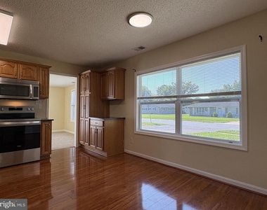 52 Chaucer Drive - Photo Thumbnail 6