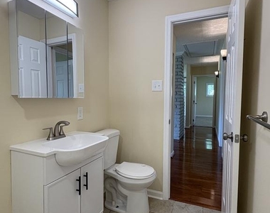 52 Chaucer Drive - Photo Thumbnail 18
