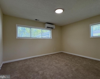 52 Chaucer Drive - Photo Thumbnail 12