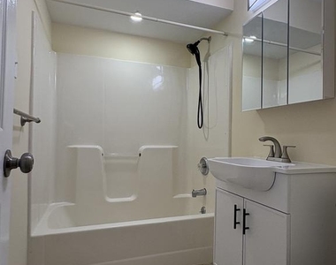 52 Chaucer Drive - Photo Thumbnail 17