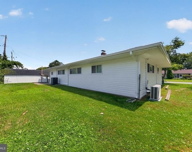 52 Chaucer Drive - Photo Thumbnail 23