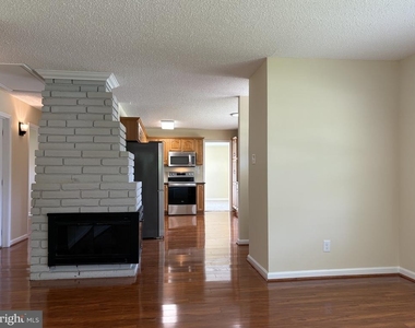 52 Chaucer Drive - Photo Thumbnail 3