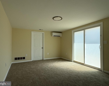 52 Chaucer Drive - Photo Thumbnail 8