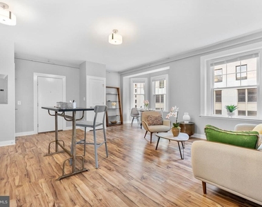 200 W 10th Street - Photo Thumbnail 5