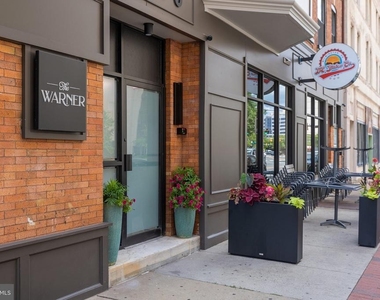 200 W 10th Street - Photo Thumbnail 4