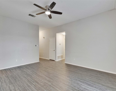 1403 Gulf Way - Photo Thumbnail 9