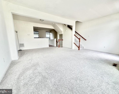 412 S Greenberry Lane - Photo Thumbnail 5