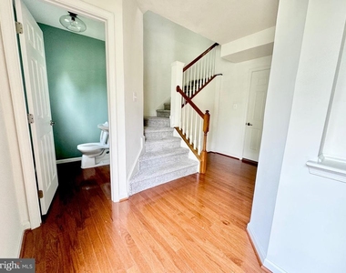 412 S Greenberry Lane - Photo Thumbnail 2