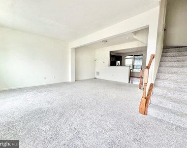 412 S Greenberry Lane - Photo Thumbnail 6
