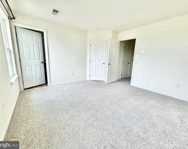 412 S Greenberry Lane - Photo Thumbnail 12