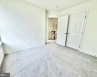 412 S Greenberry Lane - Photo Thumbnail 18