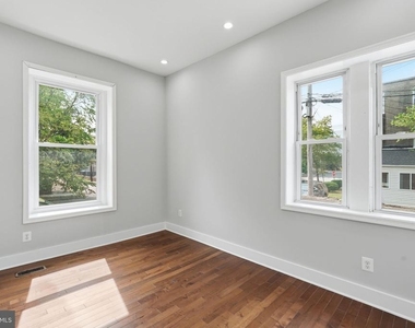 1618 1st Street Ne - Photo Thumbnail 6