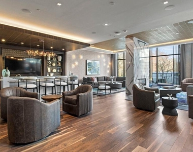 4000 Wisconsin Avenue Nw - Photo Thumbnail 2