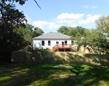 207 Laurel Ln - Photo Thumbnail 18