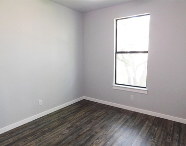 207 Laurel Ln - Photo Thumbnail 12