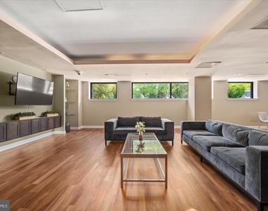 2111 Wisconsin Avenue Nw - Photo Thumbnail 12