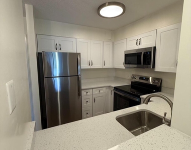 2111 Wisconsin Avenue Nw - Photo Thumbnail 20