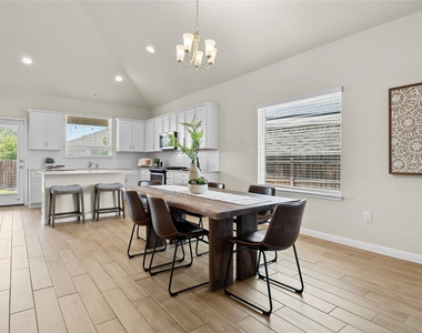 2413 Star Hill Ranch St - Photo Thumbnail 11