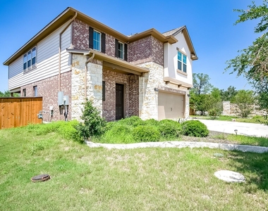 9202 Spade Cir - Photo Thumbnail 2