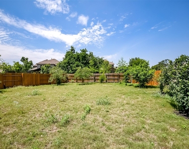 9202 Spade Cir - Photo Thumbnail 29