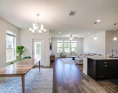 9202 Spade Cir - Photo Thumbnail 14